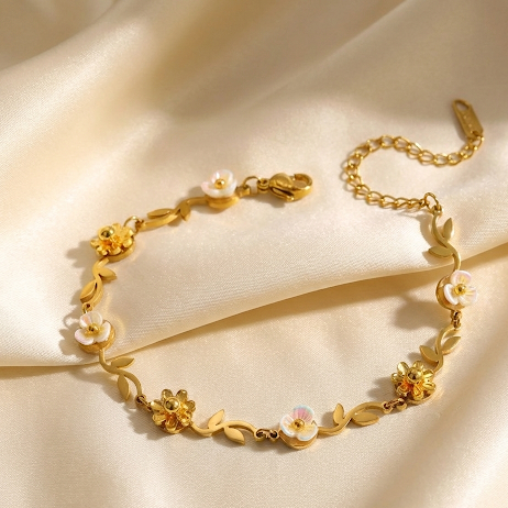 Floral Charm Bracelet – 18K Gold Plated Stainless Steel