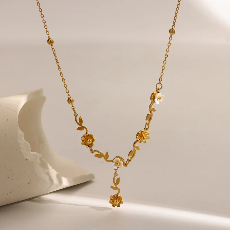 Heritage Pearl Floral Necklace