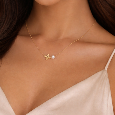 Minimal Floral Pearl Necklace