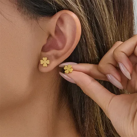 Four Leaf Clover Studs – 18K Gold Plated | Eira Collections