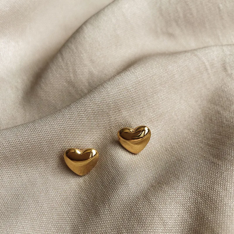 Minimal Gold Heart Studs